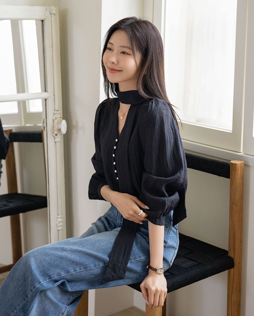 Forever Kids  正韓 防皺V領 領帶珍珠扣 環微抓褶袖襯衫【A69307】 