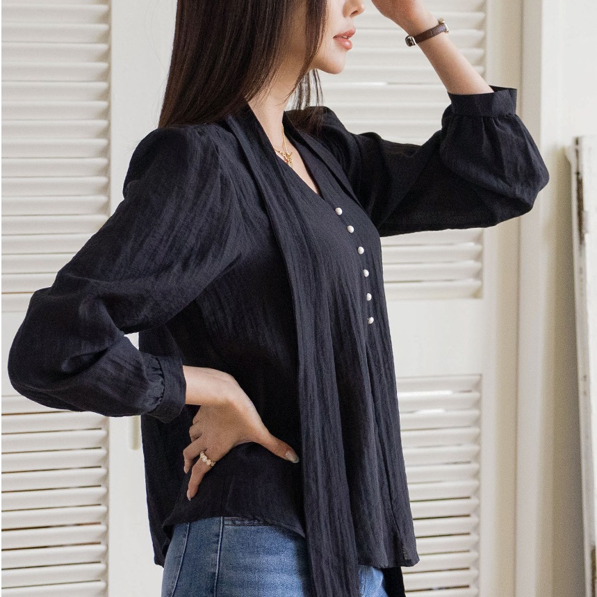 Forever Kids  正韓 防皺V領 領帶珍珠扣 環微抓褶袖襯衫【A69307】 