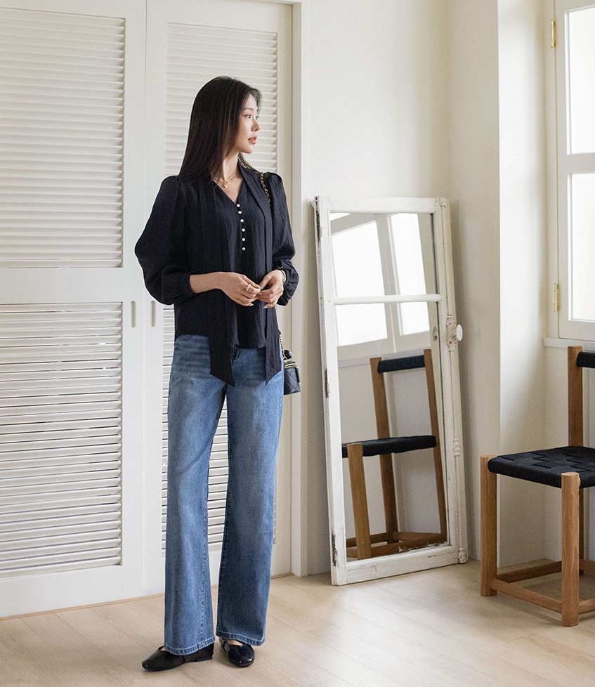 Forever Kids  正韓 防皺V領 領帶珍珠扣 環微抓褶袖襯衫【A69307】 