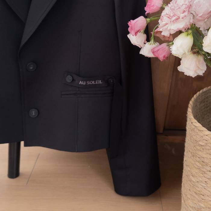 Forever Kids 正韓 好質感鈕扣刺繡 俐落半短西裝外套 【T69305】韓國代購