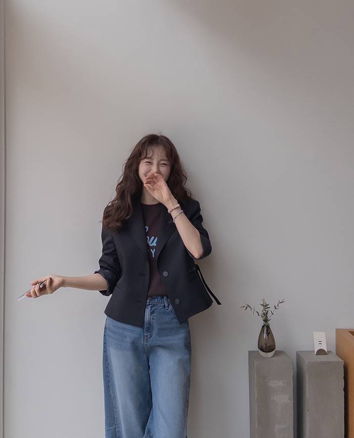 Forever Kids 正韓 好質感鈕扣刺繡 俐落半短西裝外套 【T69305】韓國代購