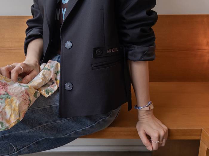 Forever Kids 正韓 好質感鈕扣刺繡 俐落半短西裝外套 【T69305】韓國代購