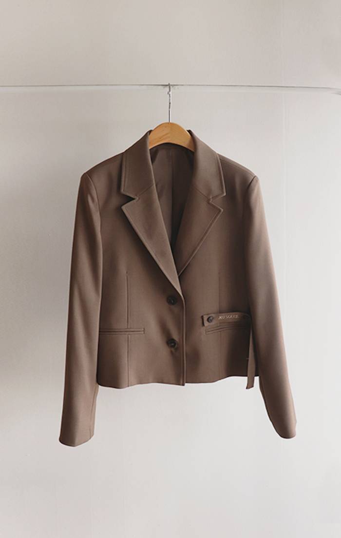 Forever Kids 正韓 好質感鈕扣刺繡 俐落半短西裝外套 【T69305】韓國代購