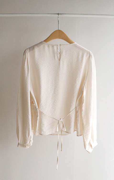 Forever Kids 正韓 優雅垂墜輕盈側抓褶 微泡泡袖襯衫【S69338】