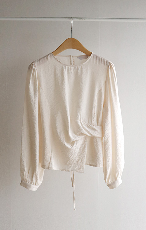 Forever Kids 正韓 優雅垂墜輕盈側抓褶 微泡泡袖襯衫【S69338】