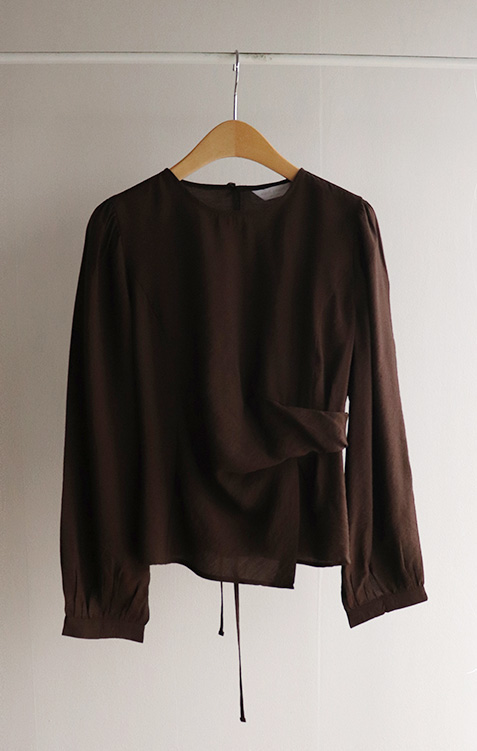 Forever Kids 正韓 優雅垂墜輕盈側抓褶 微泡泡袖襯衫【S69338】