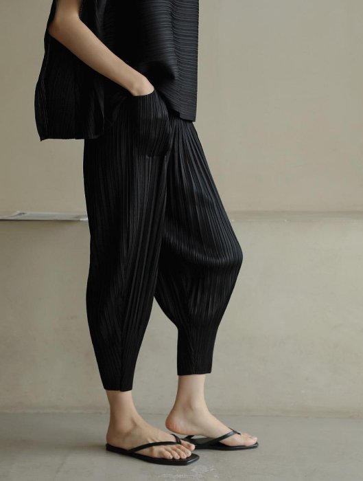 Forever Kids 正韓 光澤皺褶 彈性設計感寬鬆 休閒褲 九分褲【B68327】韓國代購